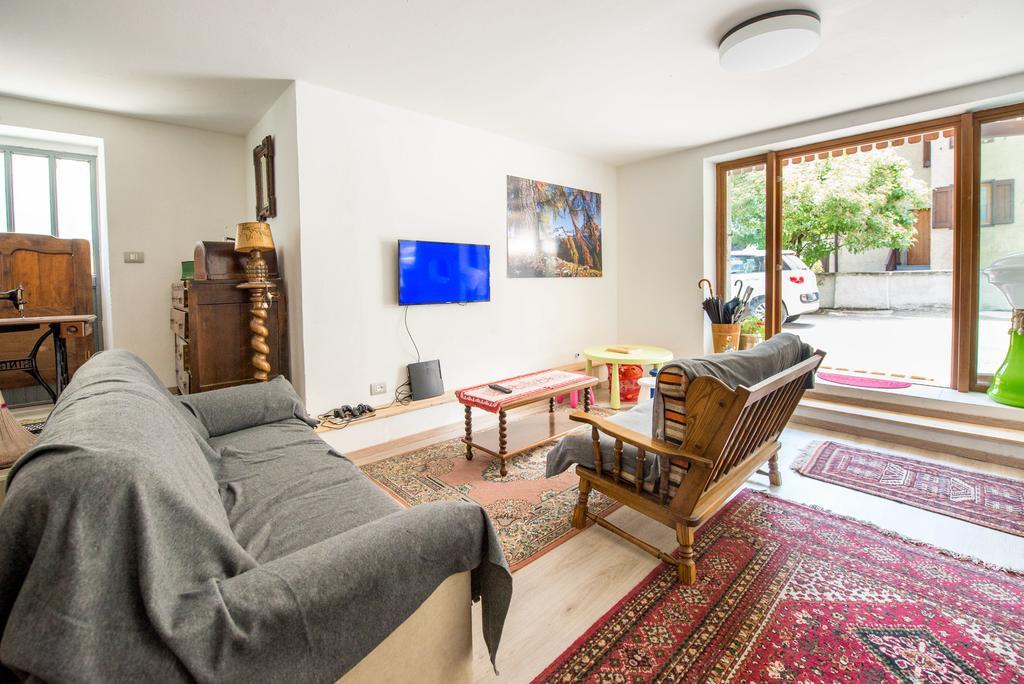 Residence Alpen Casavacanze Pinzolo Bagian luar foto
