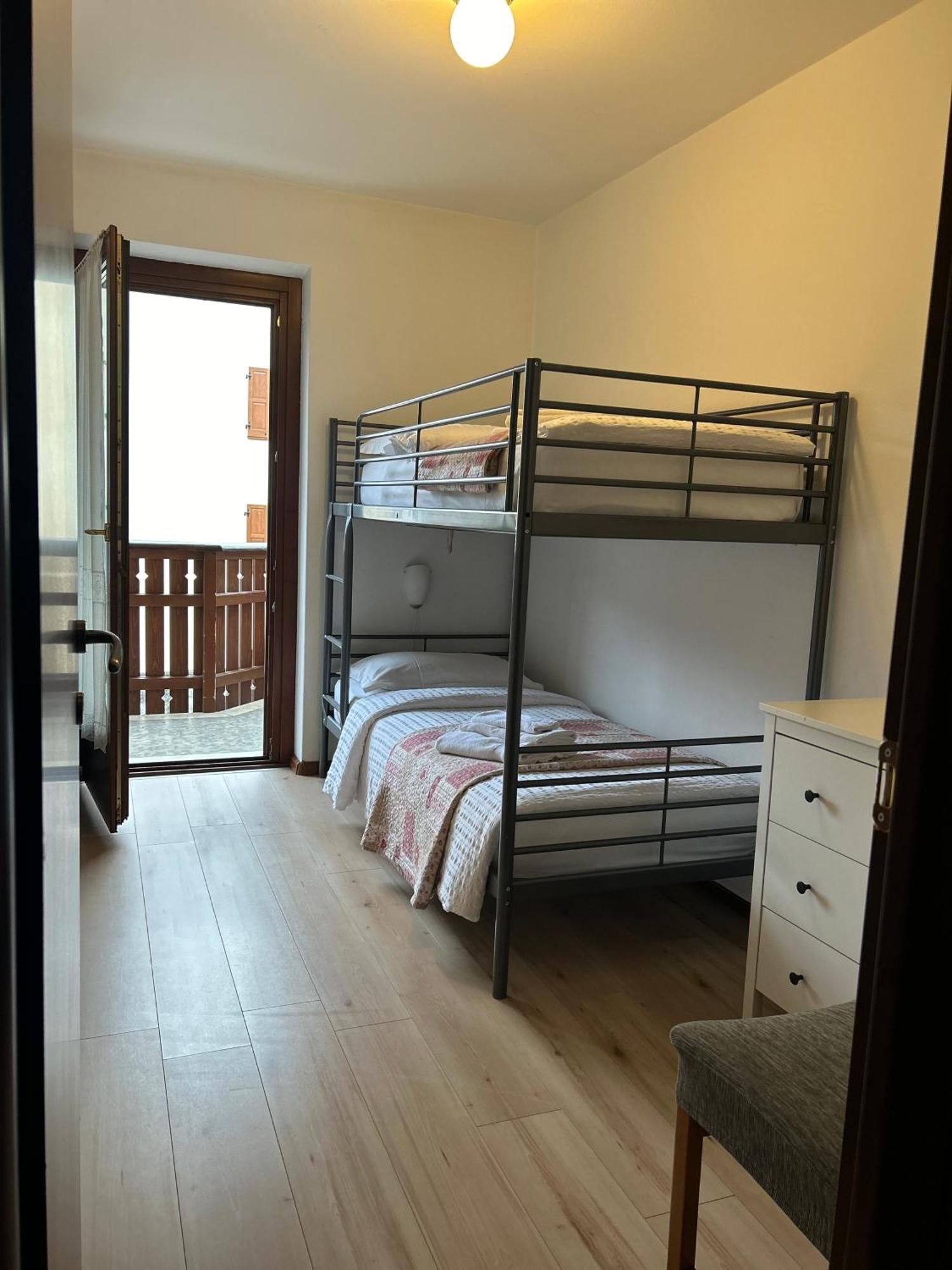 Residence Alpen Casavacanze Pinzolo Bagian luar foto