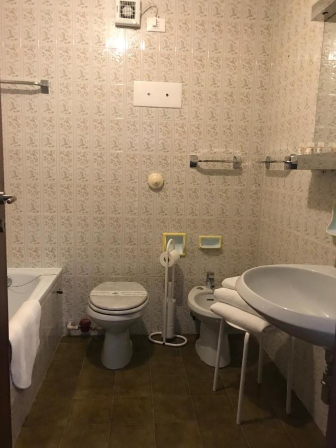 Residence Alpen Casavacanze Pinzolo Bagian luar foto