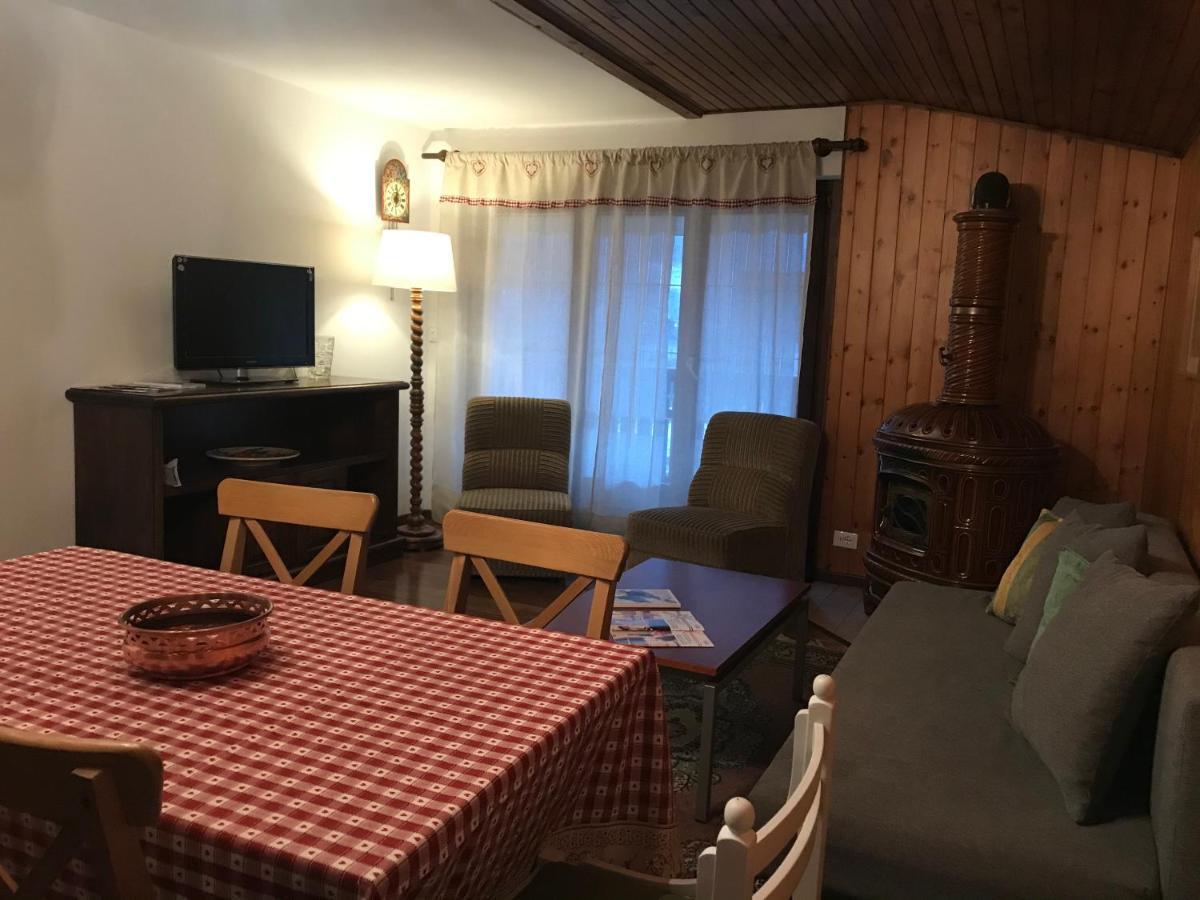 Residence Alpen Casavacanze Pinzolo Bagian luar foto