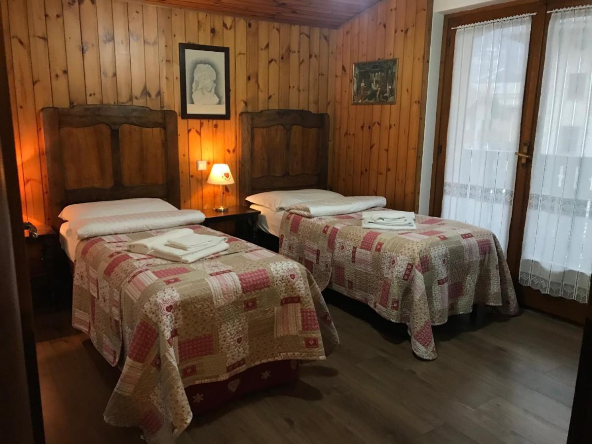 Residence Alpen Casavacanze Pinzolo Bagian luar foto